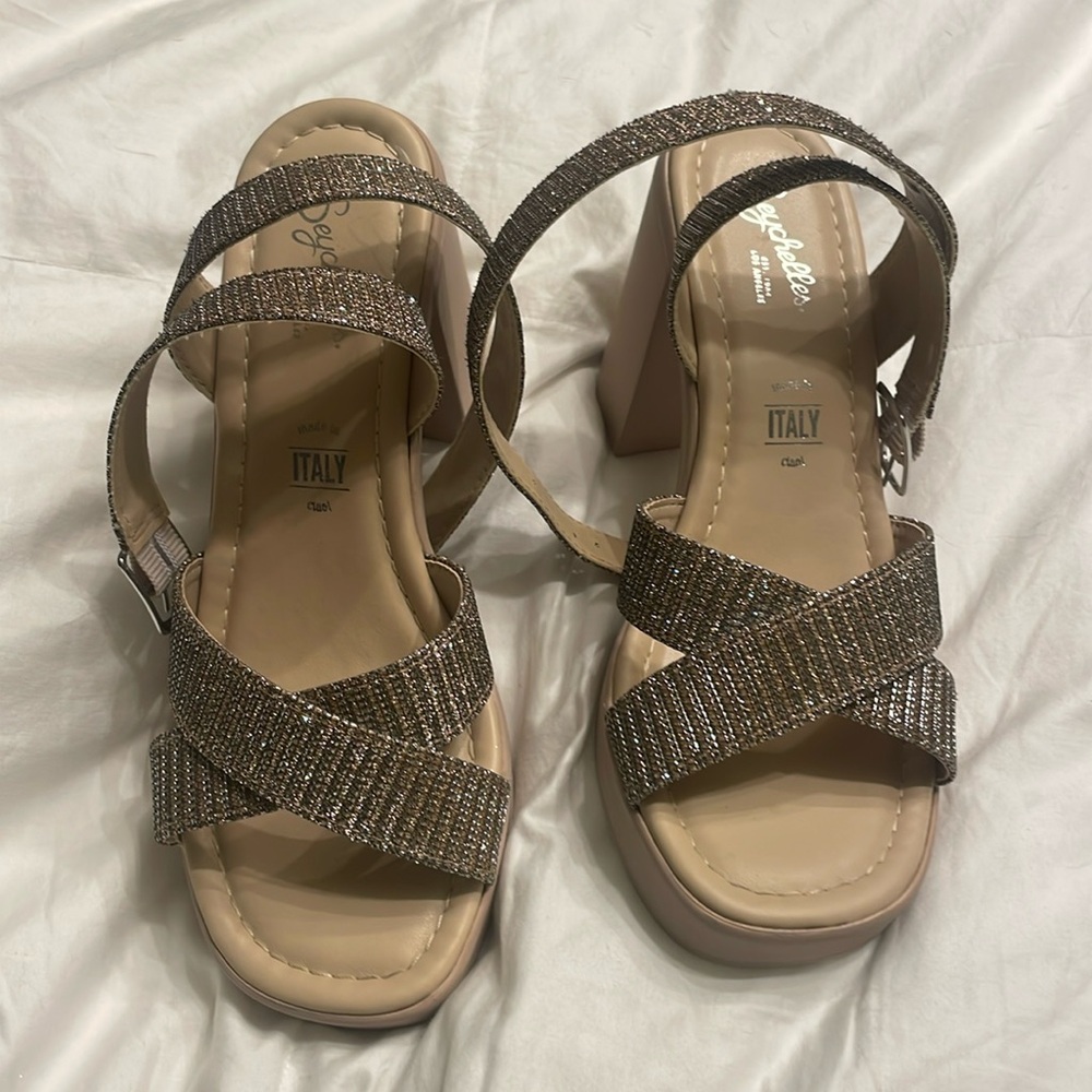 Size 6 Seychelles Sand Castle Shimmer Platform Heels